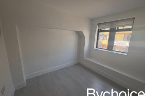 Flat 1a bedroom x.jpeg