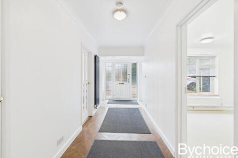 CAM05454G0-PR0060-STILL006