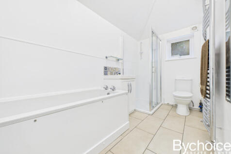 CAM05454G0-PR0060-STILL009