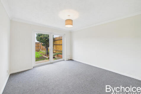 CAM05454G0-PR0064-STILL001