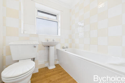 CAM05454G0-PR0064-STILL008