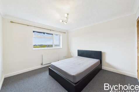 CAM05454G0-PR0064-STILL011