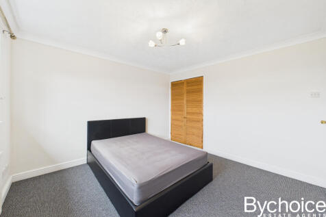 CAM05454G0-PR0064-STILL012