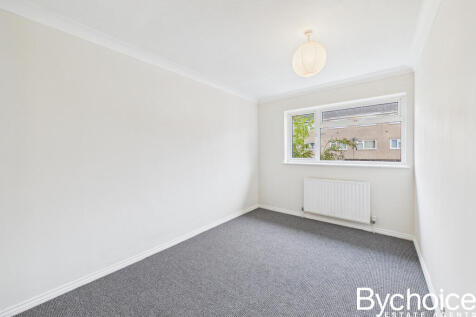 CAM05454G0-PR0064-STILL014