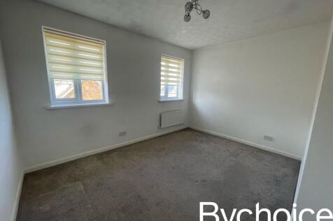 43 Atterton bedroom .jpeg