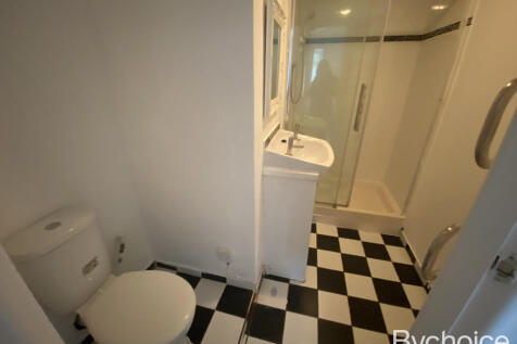 slades close bathroom
