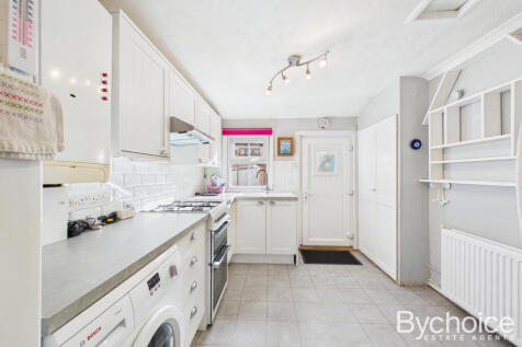 CAM05250G0-PR0138-STILL002