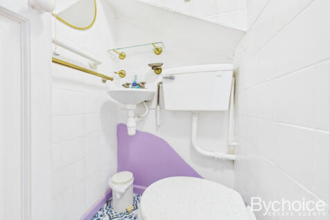 CAM05250G0-PR0138-STILL008