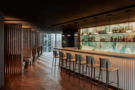 Battersea Roof Gardens Sunset Bar (c) Taran Wil...