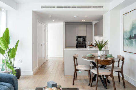93441_Empire House Apartment  (8)_low.jpg