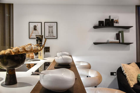 C605 show apartment (34).jpg