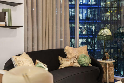 C605 show apartment (32).jpg