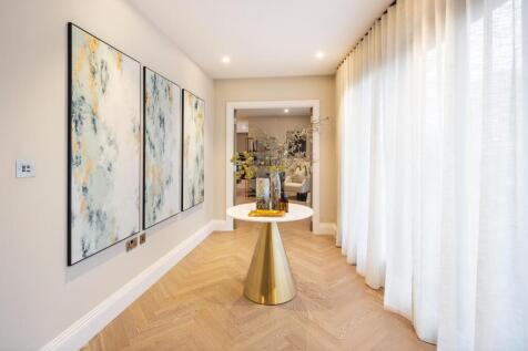 MOLYNEUX FLAT 32_001.jpg