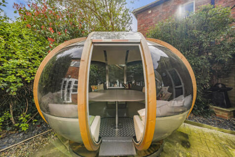 Garden Pod