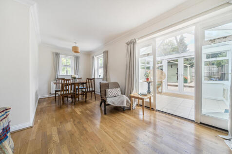 Sitting/Dining Room