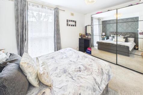 Bedroom..jpg