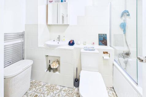 Bathroom.jpg