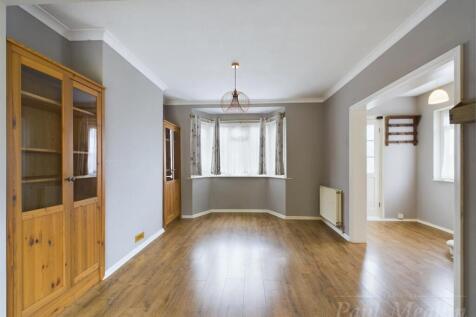 Living room..jpg