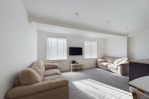 Living area.jpg