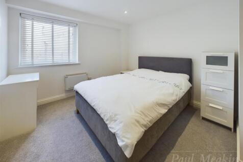 Bedroom .jpg