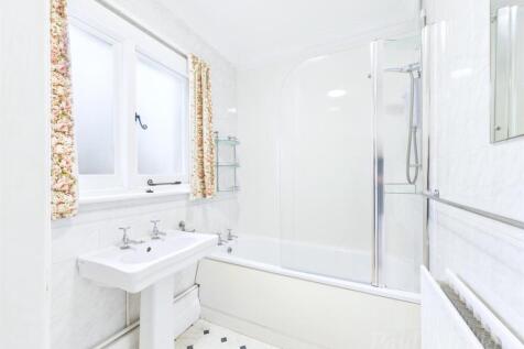 Bathroom.jpg