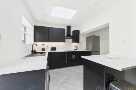 Kitchen area.jpg
