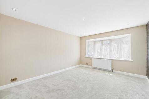 Bedroom 1.jpg