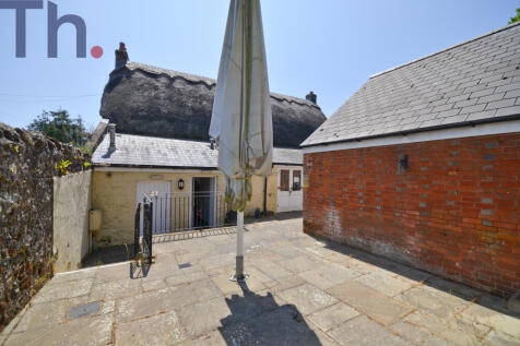 Courtyard and Outside Area.JPG
