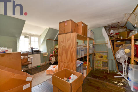 Bedroom-Storage Room (3).JPG