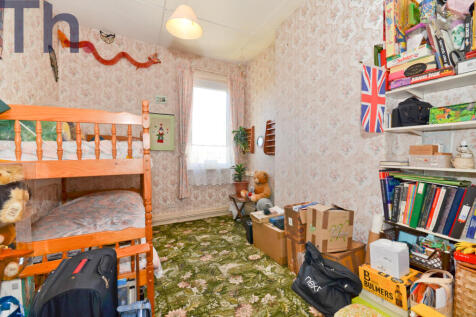 Bedroom 2.JPG