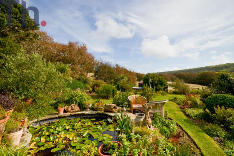 Garden with ornamental pond.JPG