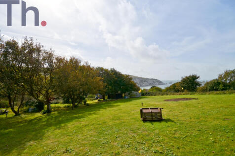 Pitch &amp; Put Area with views of Needles.JPG