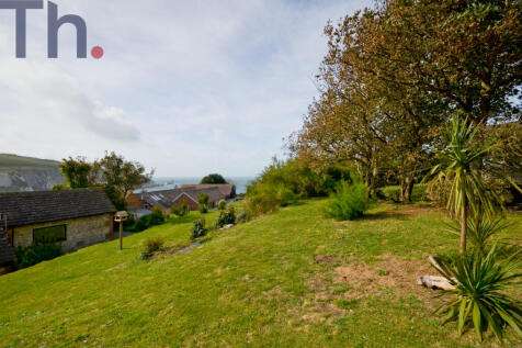 Rear garden with views of Needles.JPG