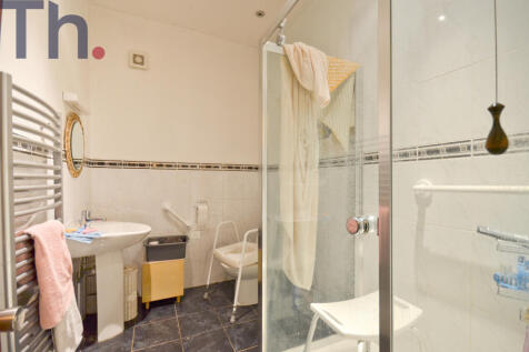 Downstairs Shower Room.JPG