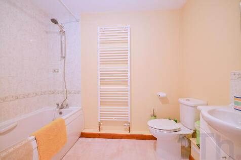 ensuite.JPG