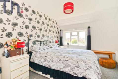 Bedroom 1.JPG