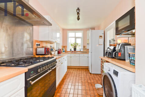 Kitchen.JPG