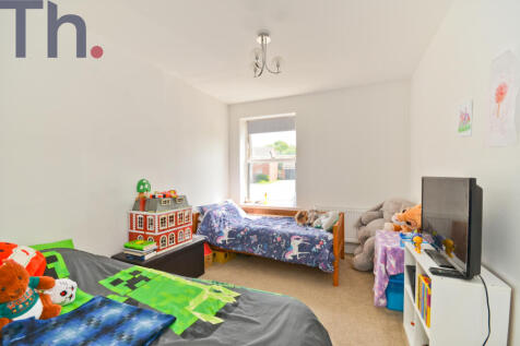 Bedrooom 2.JPG