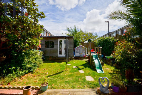 Rear Garden (2).JPG