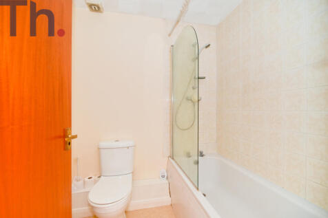 Bathroom.JPG