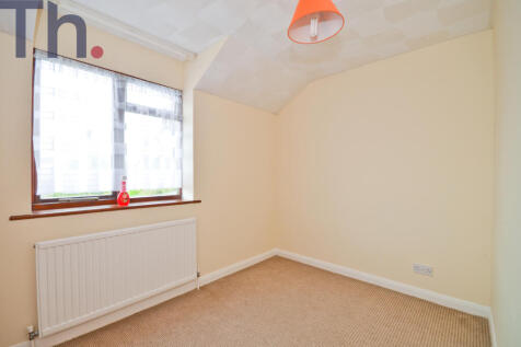 Bedroom 2.JPG