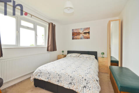 Bedroom 1.JPG