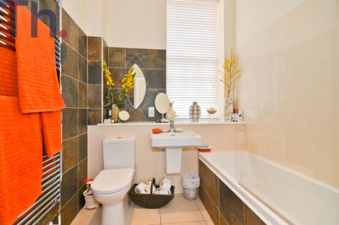 Bathroom.JPG
