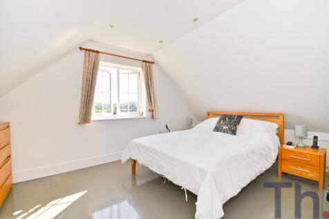 Bedroom 1.JPG