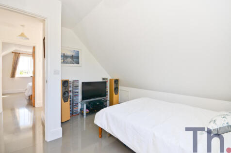 Bedroom 2.JPG