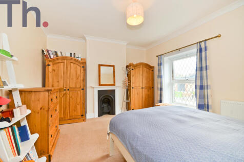 Bedroom 1.JPG