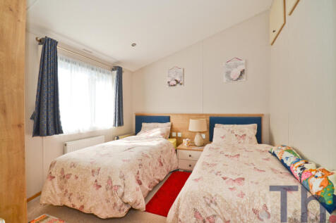 Bedroom 2.JPG