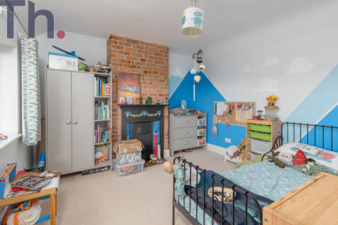 Bedroom 2 (2)