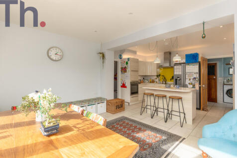 Kitchen &amp; Dining