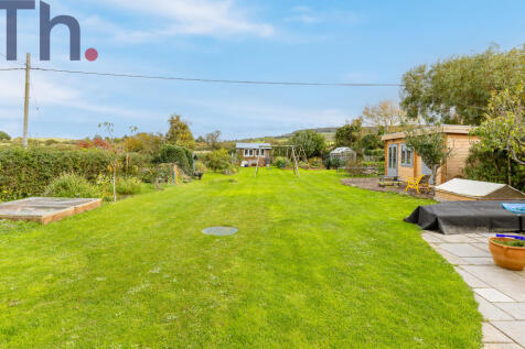 Lawned Rear Garden